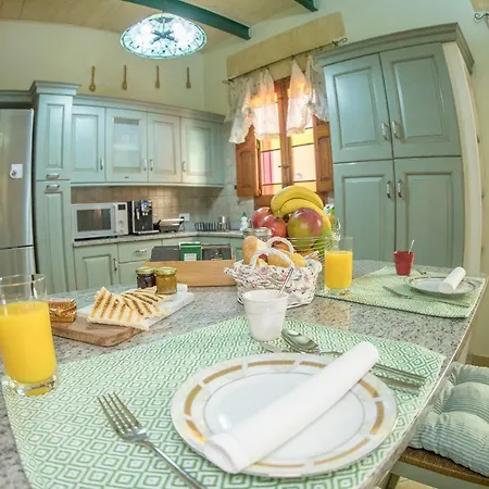 Tieqa Hamra Charming House מליאהה