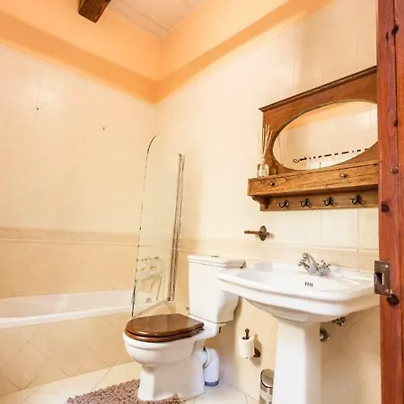 Tieqa Hamra Charming House Mellieħa